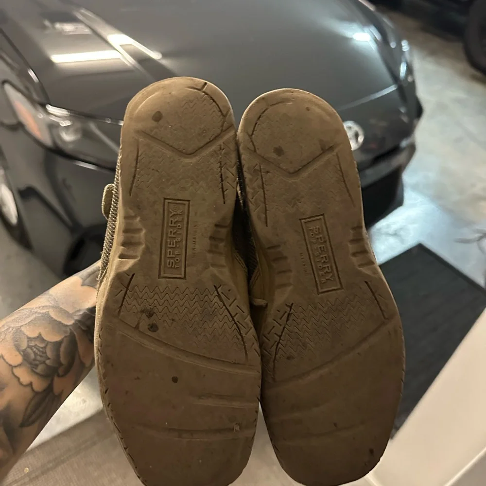 Shoes - Picture 2 of 4